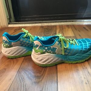 HOOKA ONE ONE Womens Clayton sz. 8